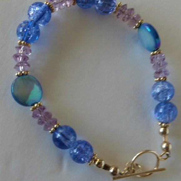 Purple Beaded Bracelet with Periwinkle Shells Handmade 7.5 Inches - Picture 15 of 16